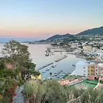 Casa Neval Lacco Ameno Apartmán *