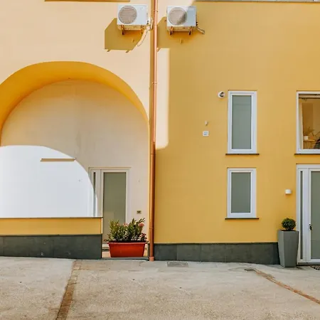 Casa Neval Lacco Ameno