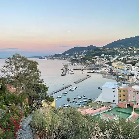 Casa Neval Lacco Ameno Apartmán *